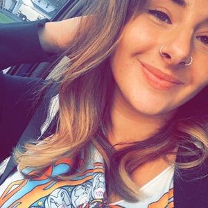 Meet your Posher, Elyssa
